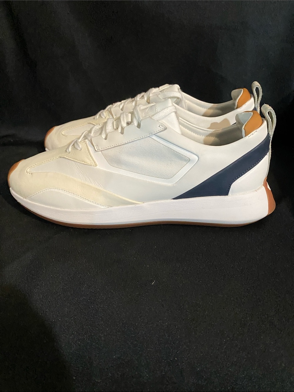 Wolf and shepherd  men’s size 10.5 in great condition